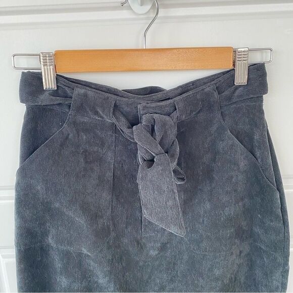 THE FIFTH LABEL | Corduroy Paper-bag Midi Skirt - Picture 3 of 15